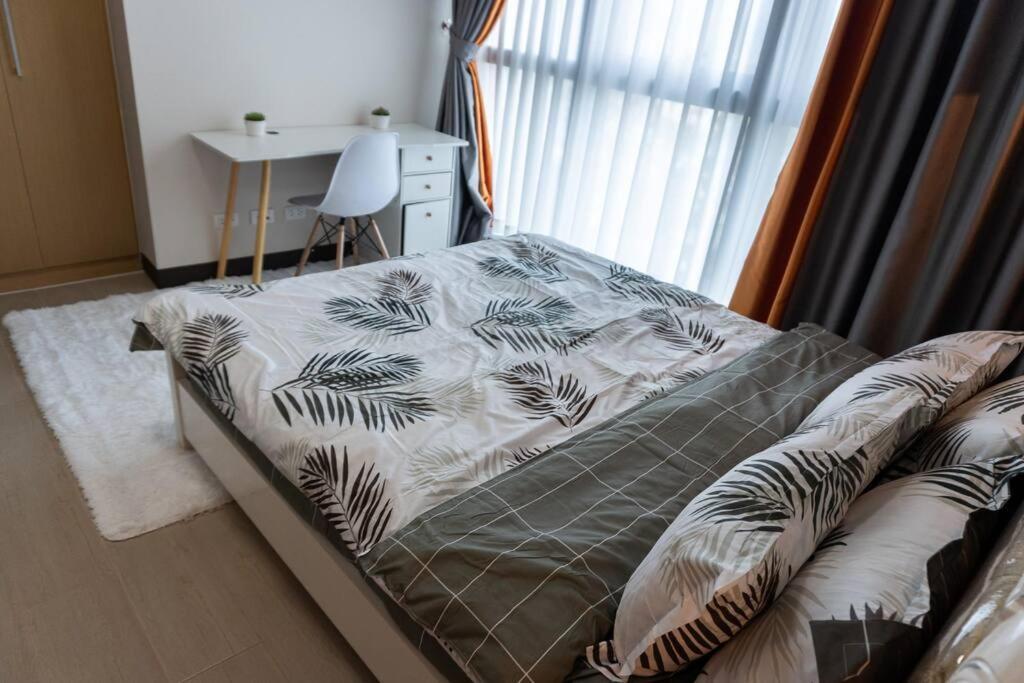 A2J Luxury 2Br Bgc Uptown Suite Near Uptown Mall Manila Zewnętrze zdjęcie