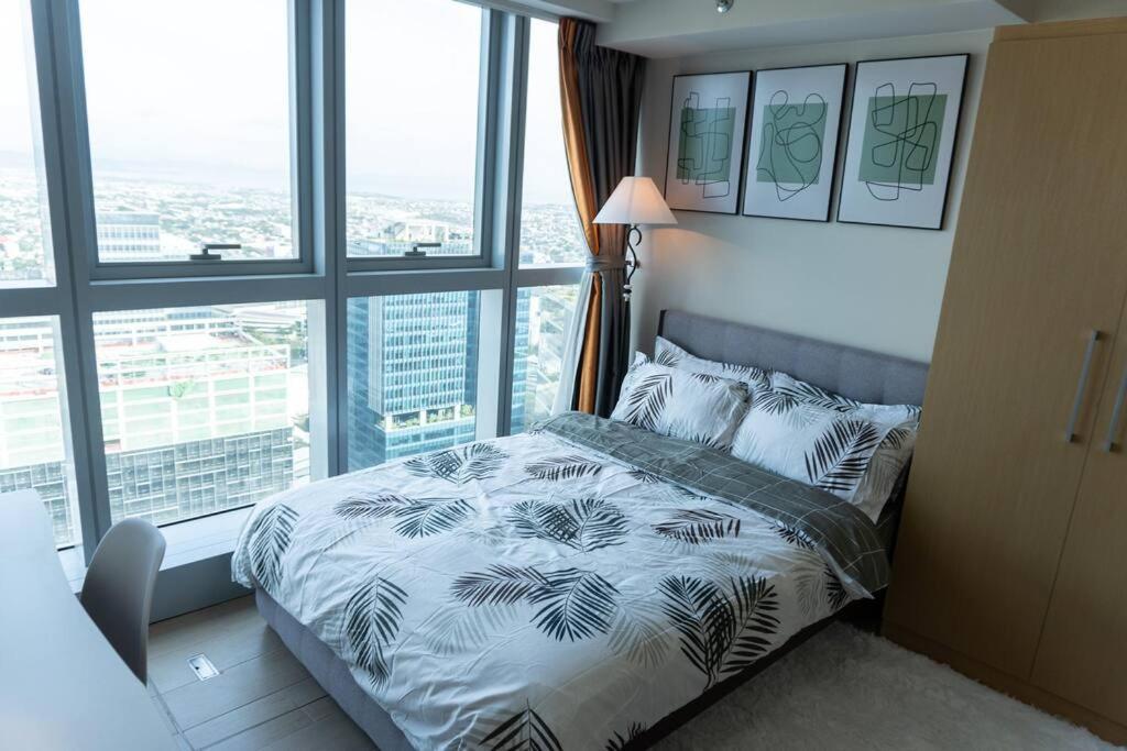 A2J Luxury 2Br Bgc Uptown Suite Near Uptown Mall Manila Zewnętrze zdjęcie