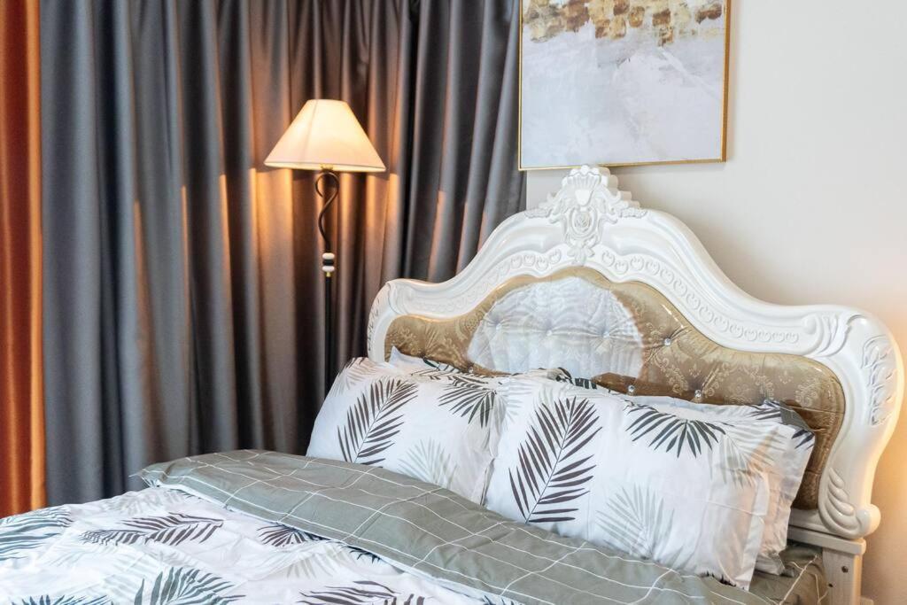 A2J Luxury 2Br Bgc Uptown Suite Near Uptown Mall Manila Zewnętrze zdjęcie
