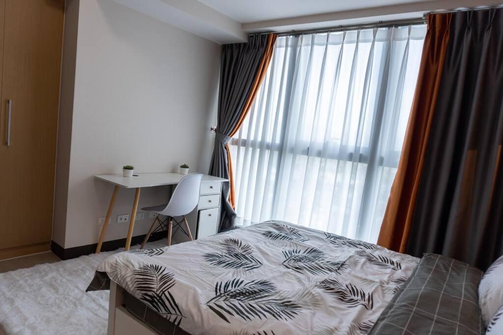 A2J Luxury 2Br Bgc Uptown Suite Near Uptown Mall Manila Zewnętrze zdjęcie