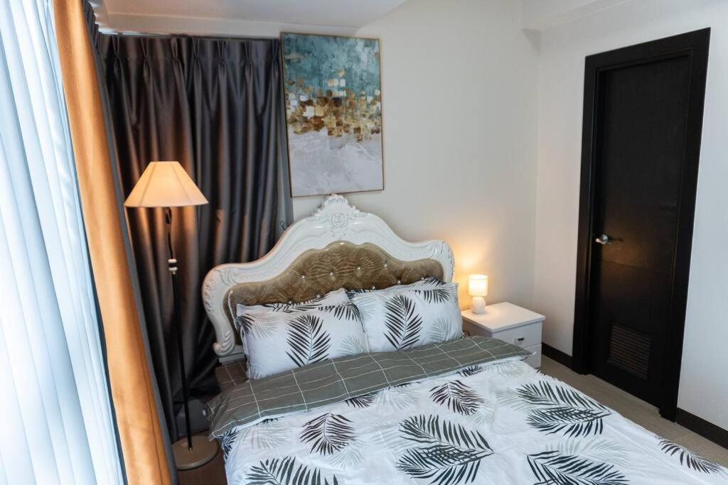 A2J Luxury 2Br Bgc Uptown Suite Near Uptown Mall Manila Zewnętrze zdjęcie