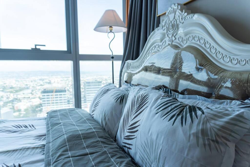 A2J Luxury 2Br Bgc Uptown Suite Near Uptown Mall Manila Zewnętrze zdjęcie