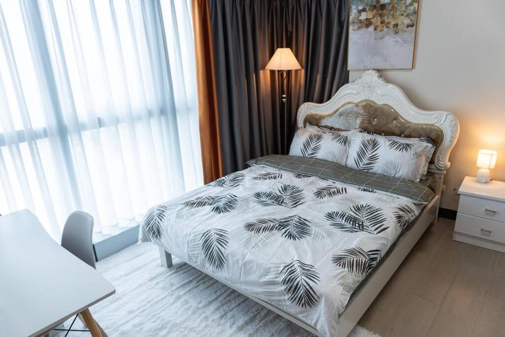 A2J Luxury 2Br Bgc Uptown Suite Near Uptown Mall Manila Zewnętrze zdjęcie