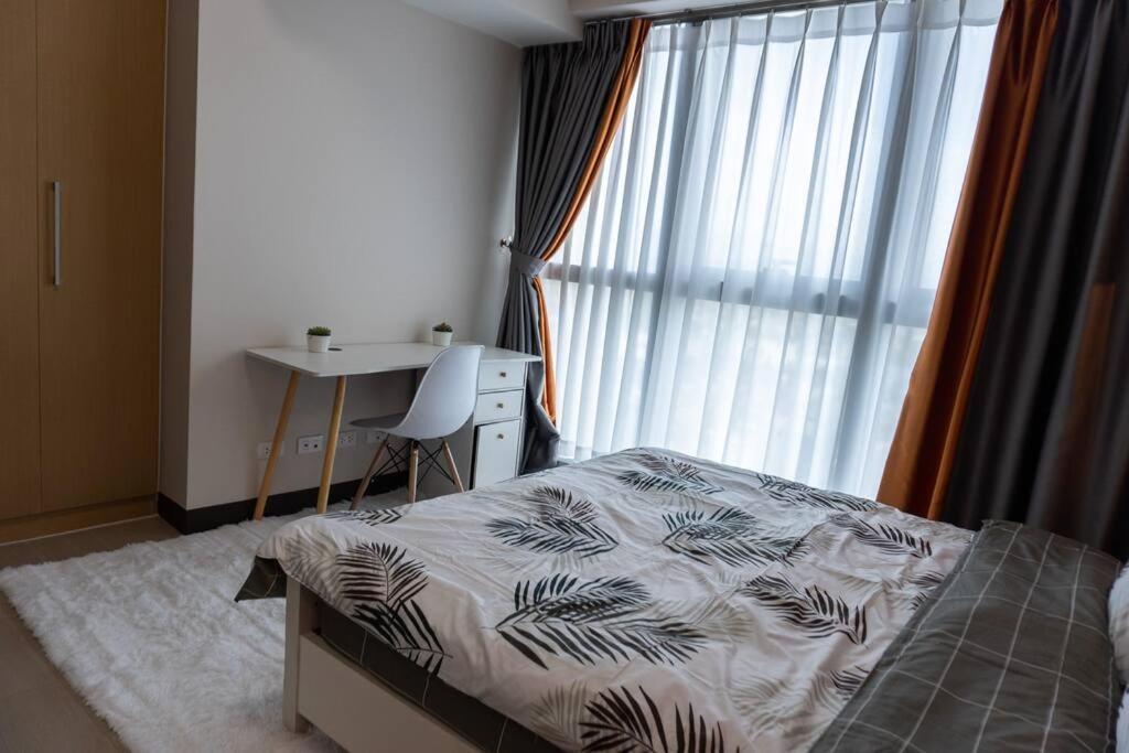 A2J Luxury 2Br Bgc Uptown Suite Near Uptown Mall Manila Zewnętrze zdjęcie