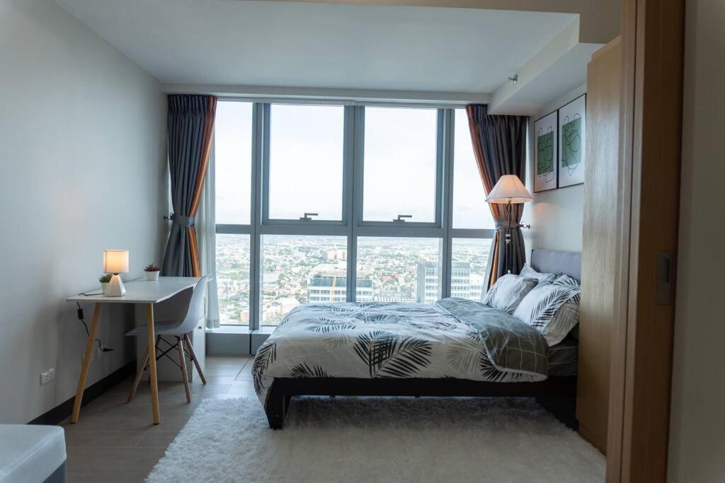 A2J Luxury 2Br Bgc Uptown Suite Near Uptown Mall Manila Zewnętrze zdjęcie