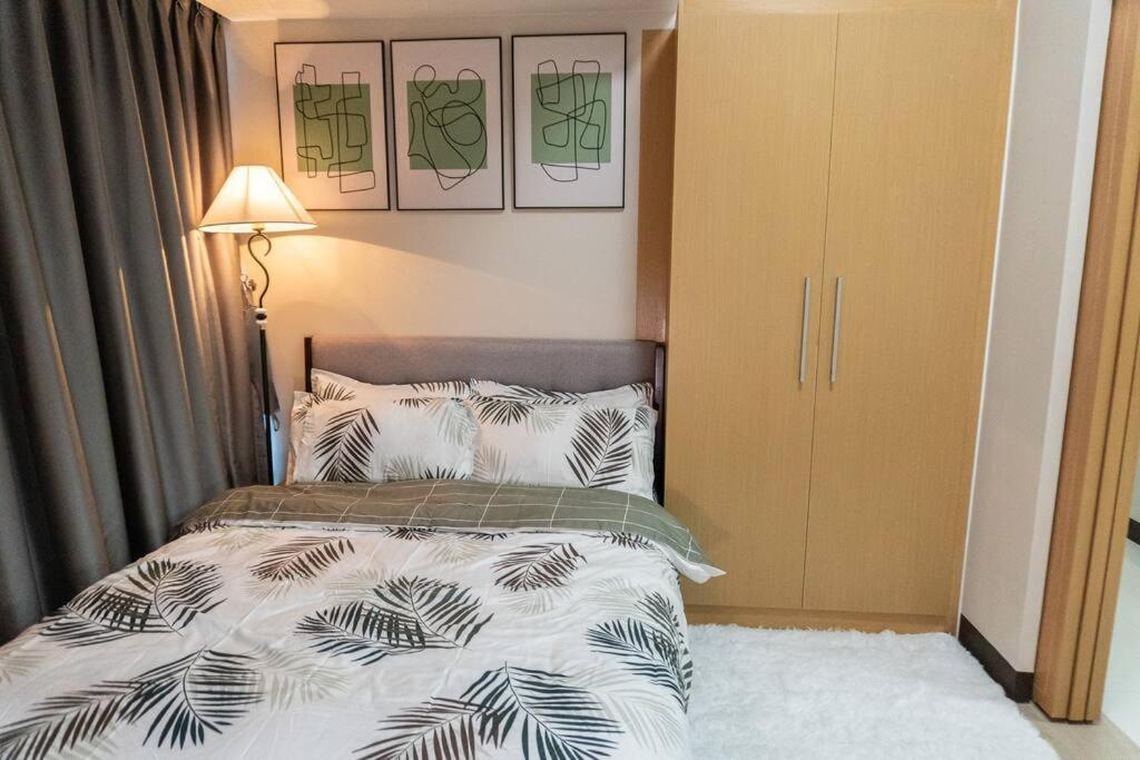 A2J Luxury 2Br Bgc Uptown Suite Near Uptown Mall Manila Zewnętrze zdjęcie