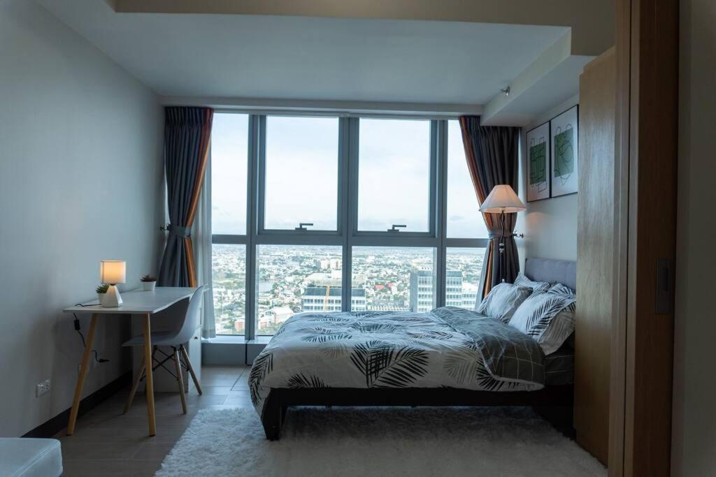 A2J Luxury 2Br Bgc Uptown Suite Near Uptown Mall Manila Zewnętrze zdjęcie