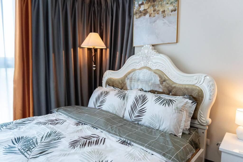 A2J Luxury 2Br Bgc Uptown Suite Near Uptown Mall Manila Zewnętrze zdjęcie