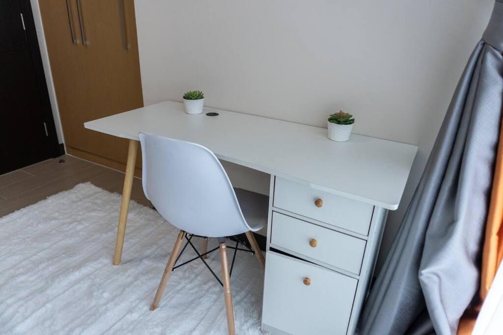 A2J Luxury 2Br Bgc Uptown Suite Near Uptown Mall Manila Zewnętrze zdjęcie