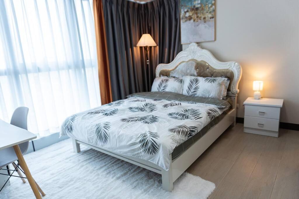 A2J Luxury 2Br Bgc Uptown Suite Near Uptown Mall Manila Zewnętrze zdjęcie