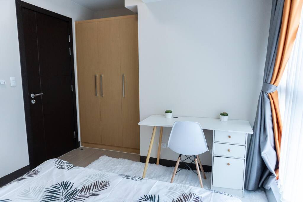 A2J Luxury 2Br Bgc Uptown Suite Near Uptown Mall Manila Zewnętrze zdjęcie