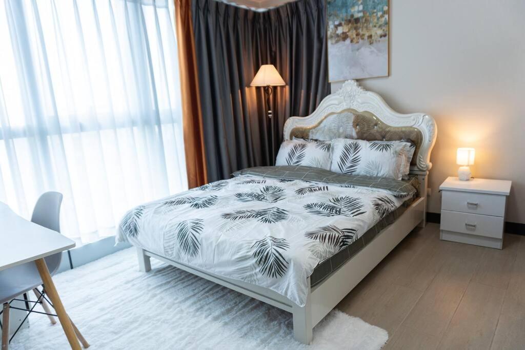 A2J Luxury 2Br Bgc Uptown Suite Near Uptown Mall Manila Zewnętrze zdjęcie