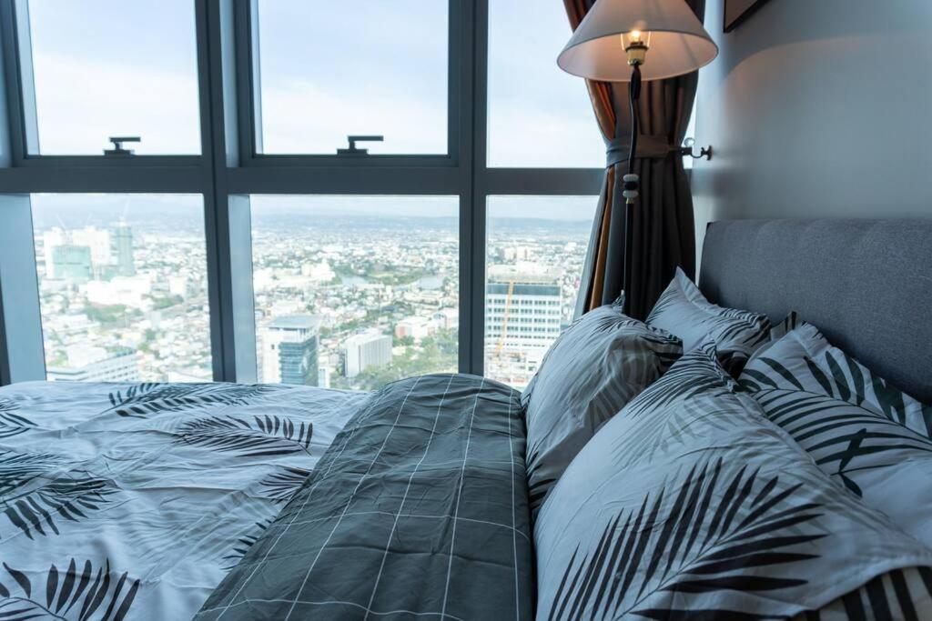 A2J Luxury 2Br Bgc Uptown Suite Near Uptown Mall Manila Zewnętrze zdjęcie